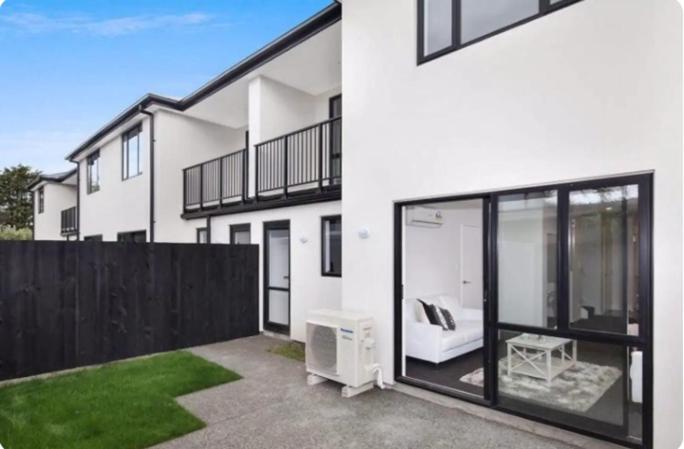 Entire Modern 3-Bedroom House Near City Christchurch Exterior photo